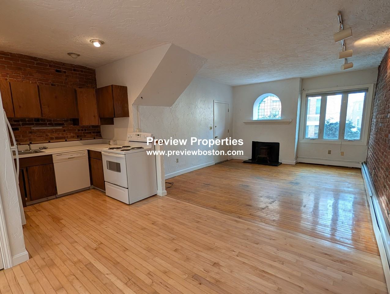 Sutherland Rd #1 - Photo 2 of 8