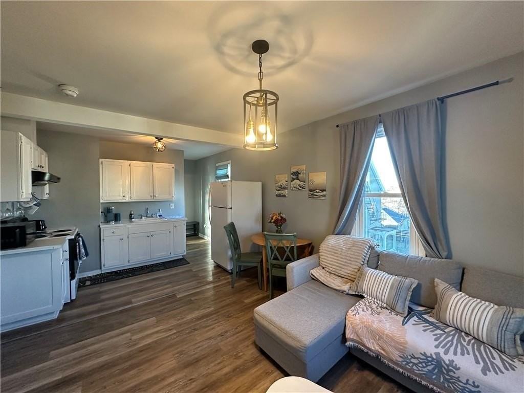 49 E Bowery St Apt 3 #3 - Photo 5 of 11