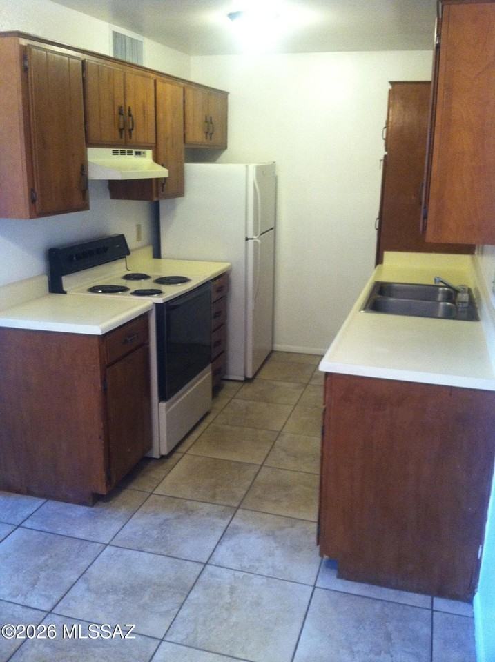 6625 E Golf Links Rd #5 - Photo 4 of 13