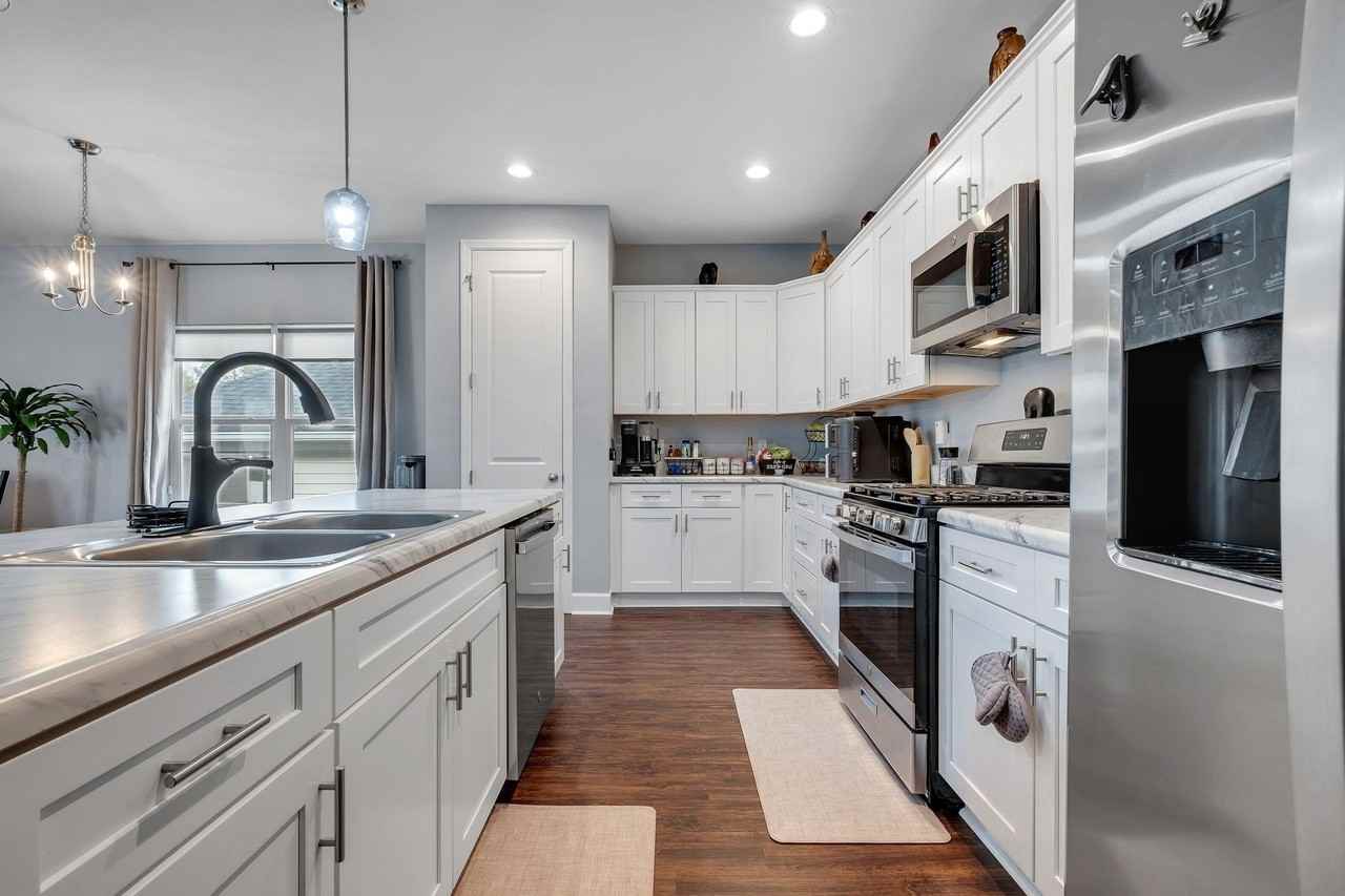 4354 Bottle Brush Ln - Photo 6 of 44