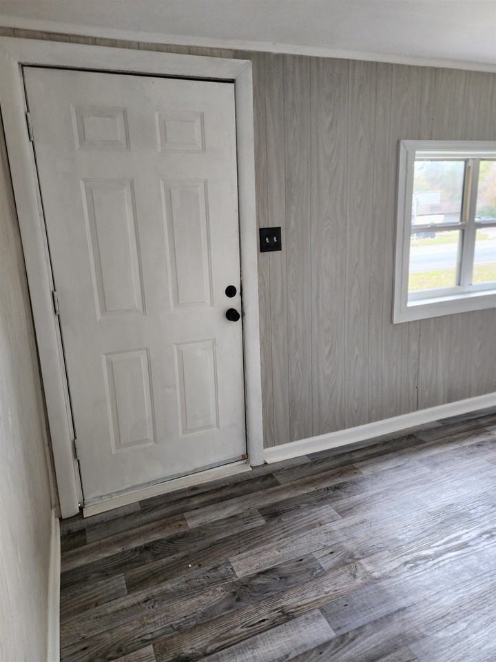 1625 Old Bainbridge Rd - Photo 2 of 19