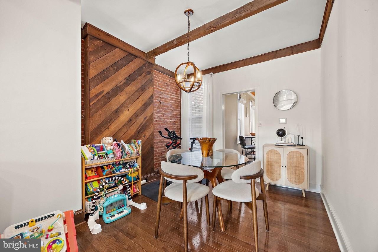 1809 W 16th St - Photo 6 of 18