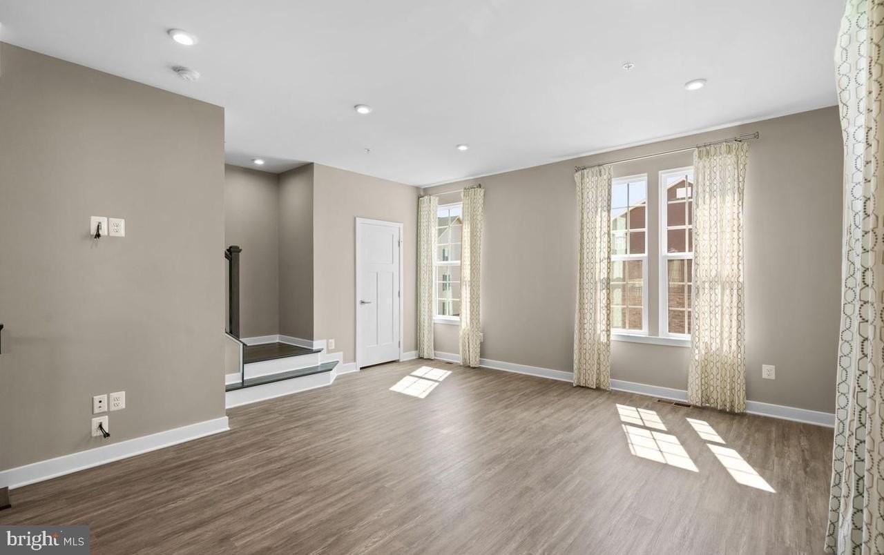 100 Bethlehem Pl - Photo 2 of 34