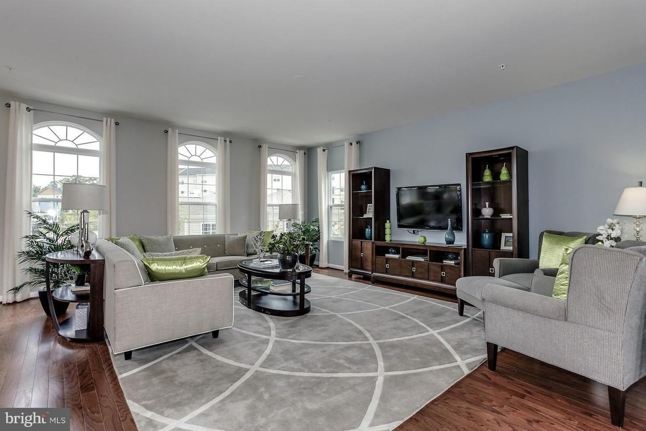 8624 Red Rock Ln - Photo 3 of 30