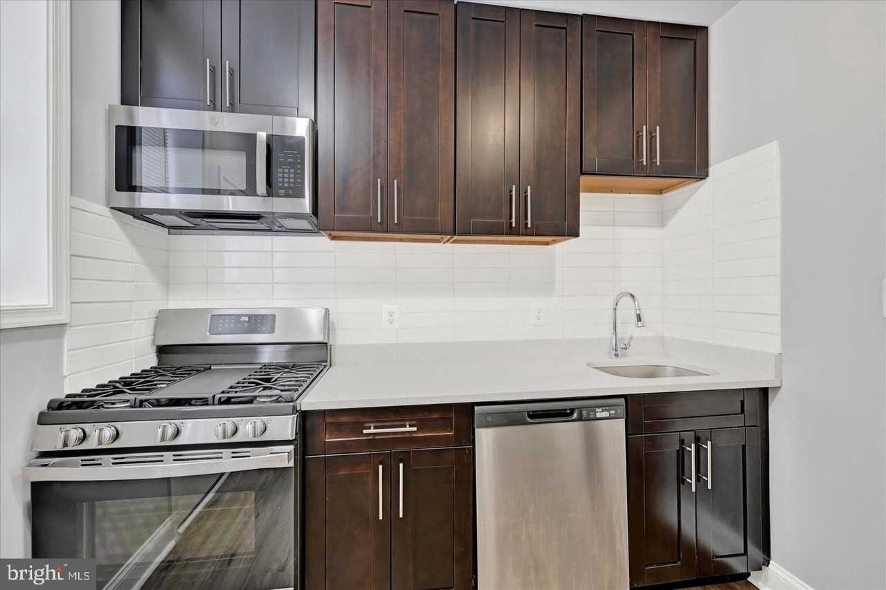 2706 E Chase St - Photo 7 of 14