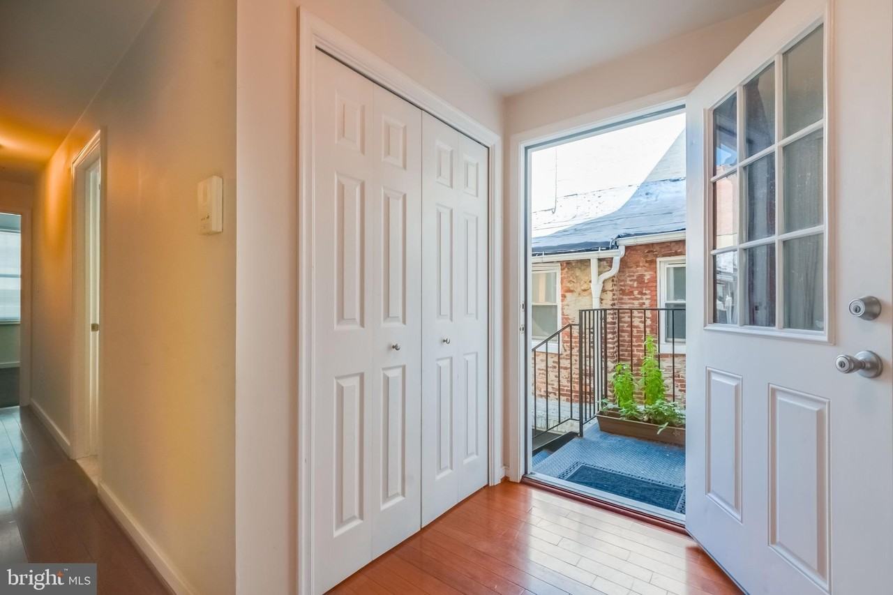 910 S Charles St Unit A #A - Photo 7 of 47