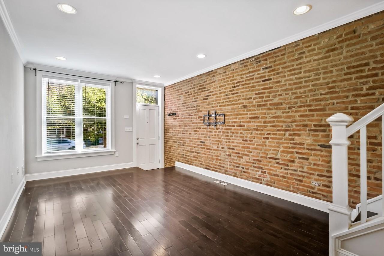 108 S Conkling St - Photo 4 of 29