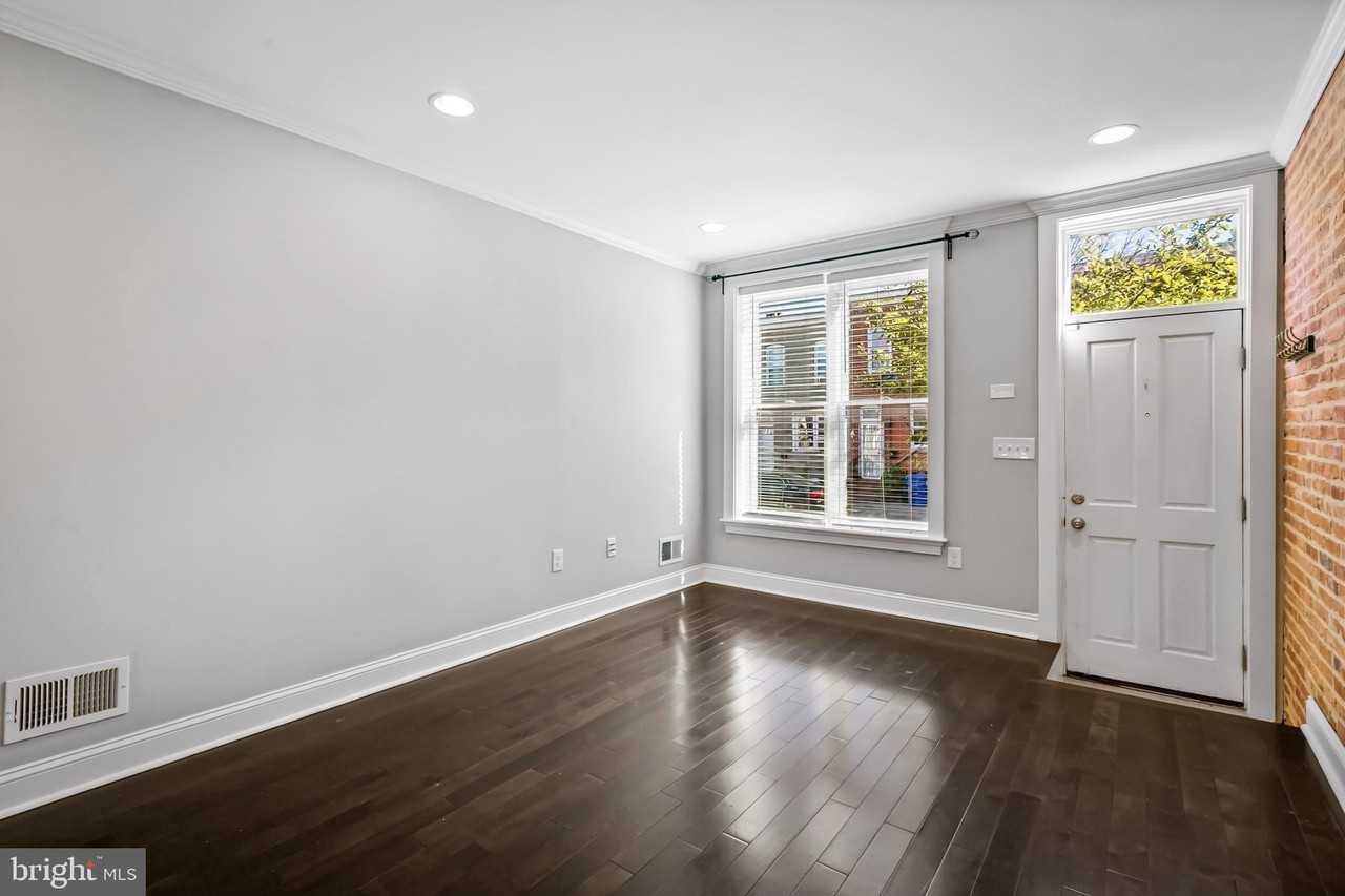 108 S Conkling St - Photo 5 of 29