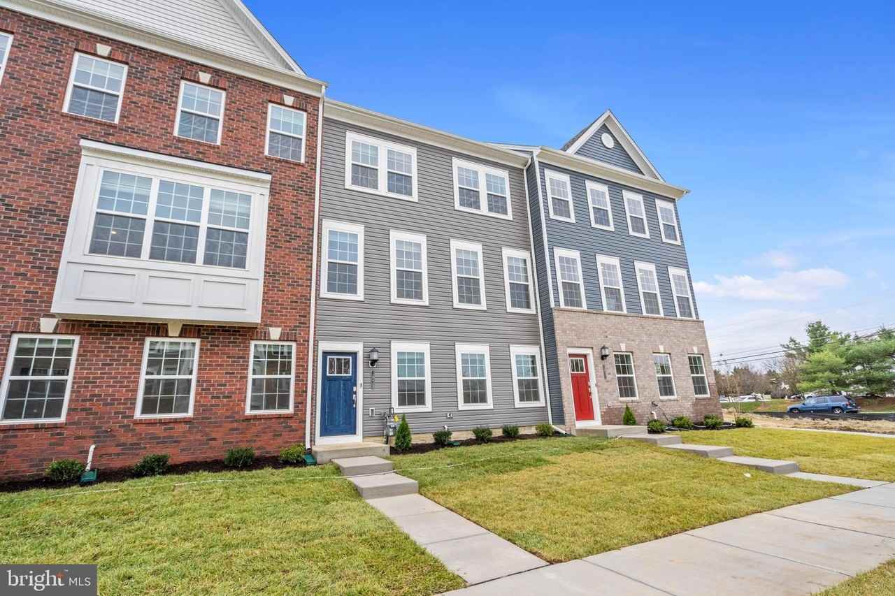 1829 Parham Way - Photo 2 of 37