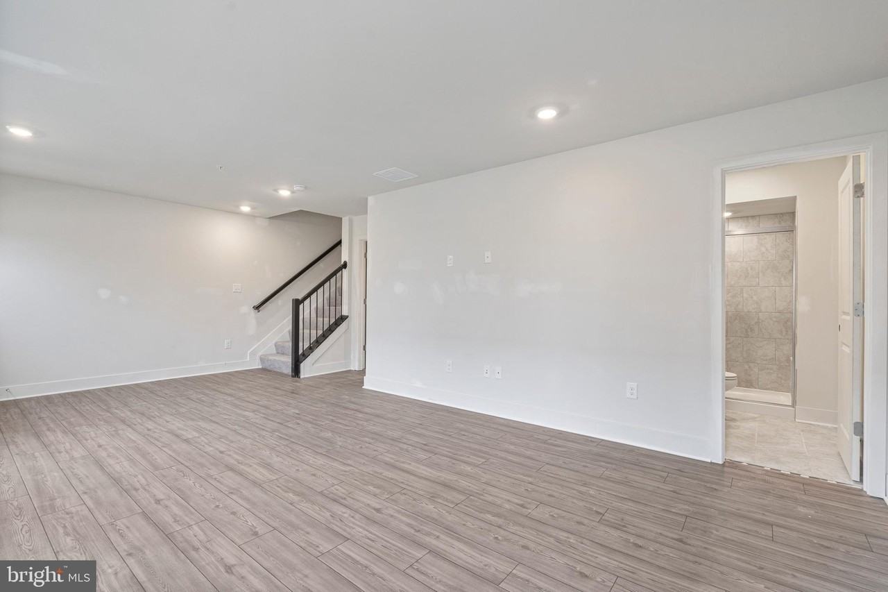 1829 Parham Way - Photo 7 of 37