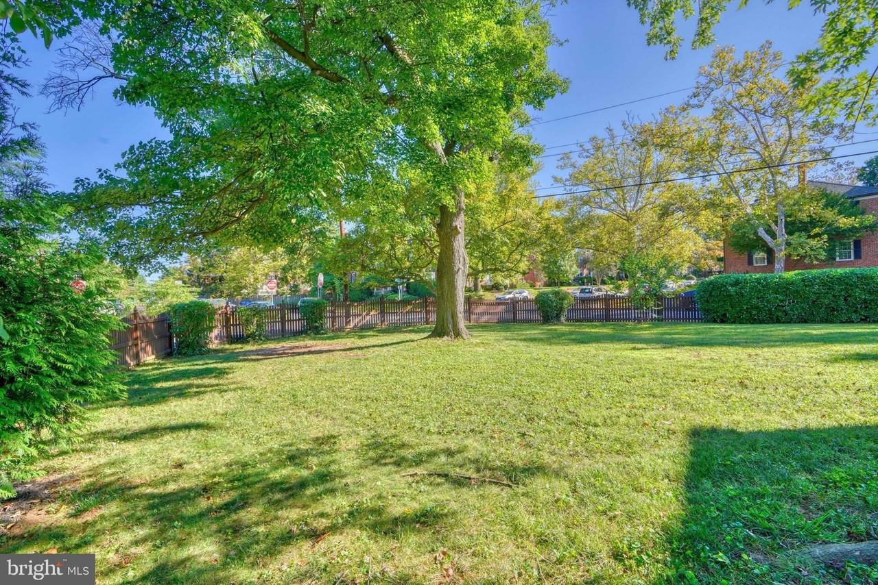 6473 Blenheim Rd - Photo 7 of 50