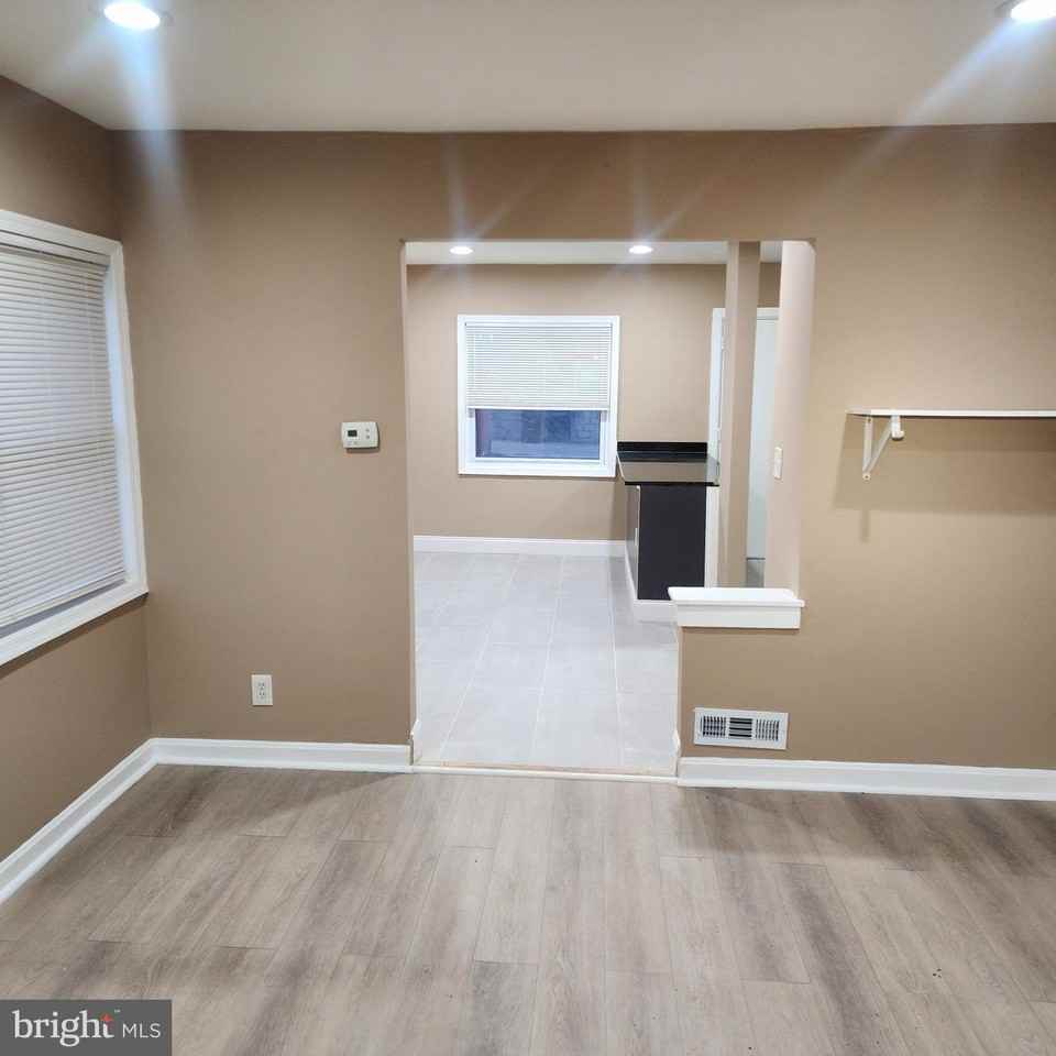 7528 Rabon Ave - Photo 3 of 20