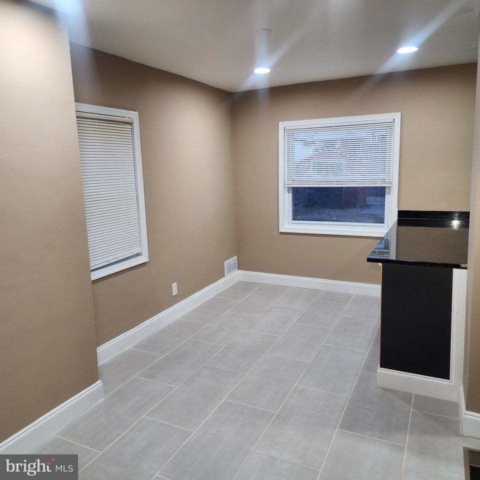 7528 Rabon Ave - Photo 7 of 20