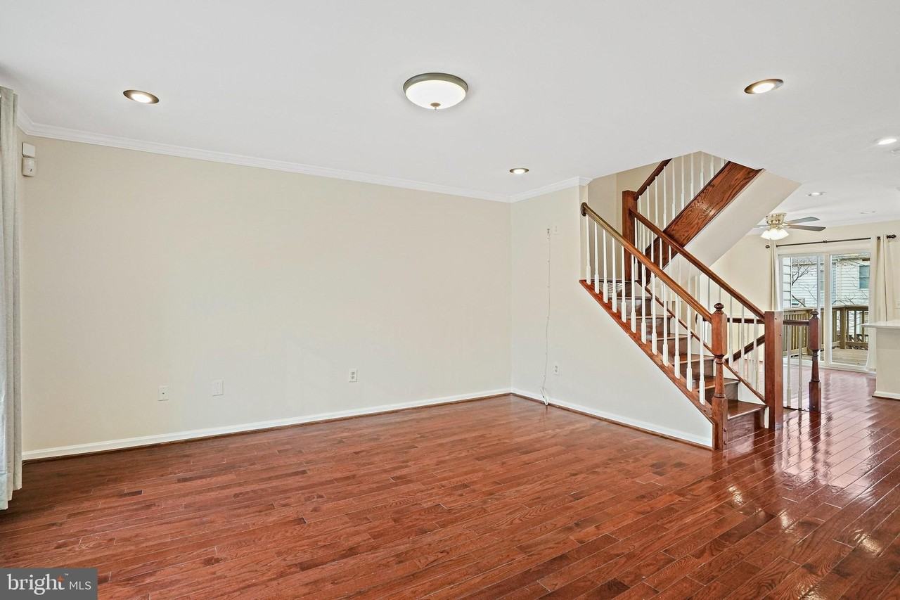 9216 Burley Ln - Photo 4 of 37