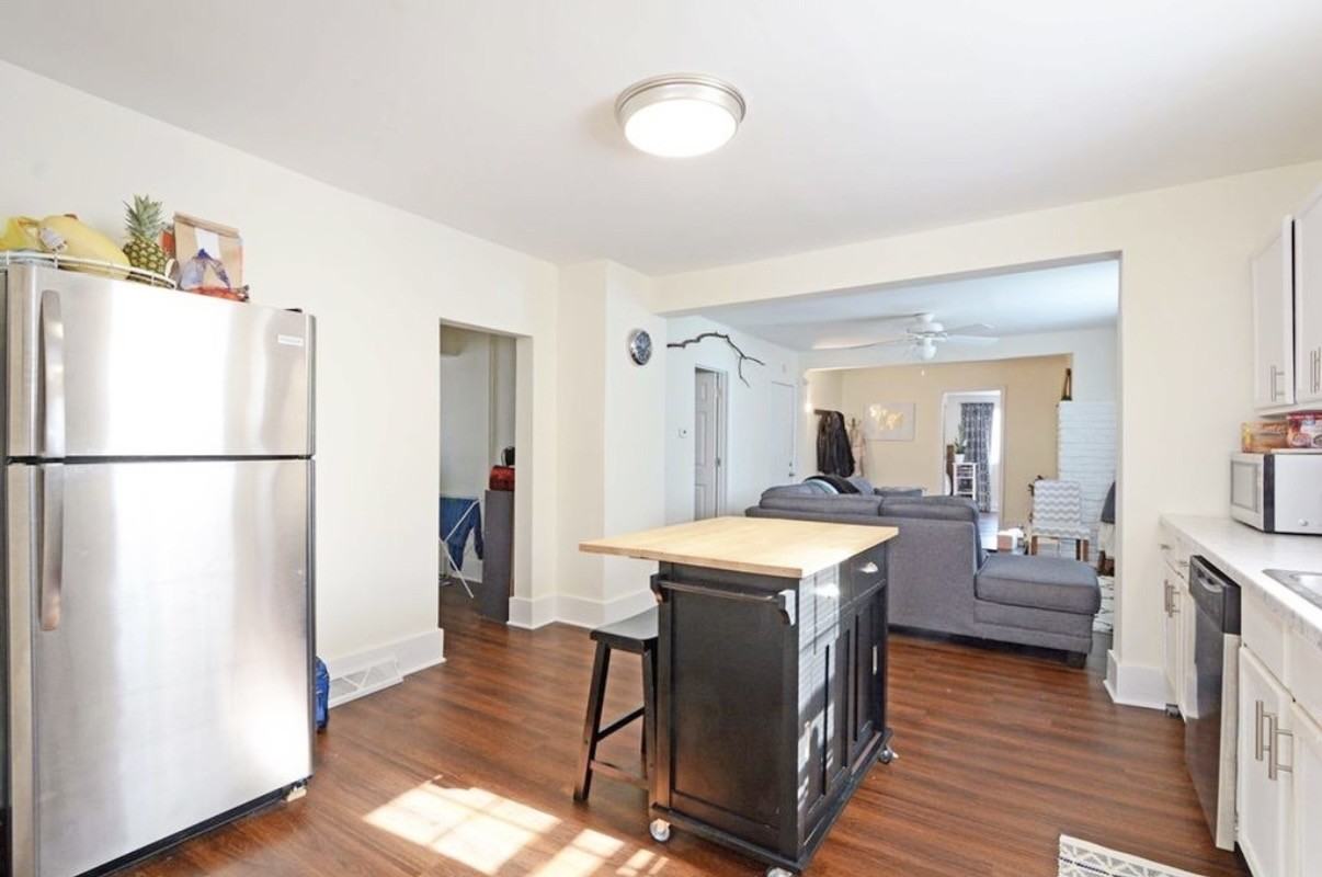 2742 California St Ne #1 - Photo 4 of 16