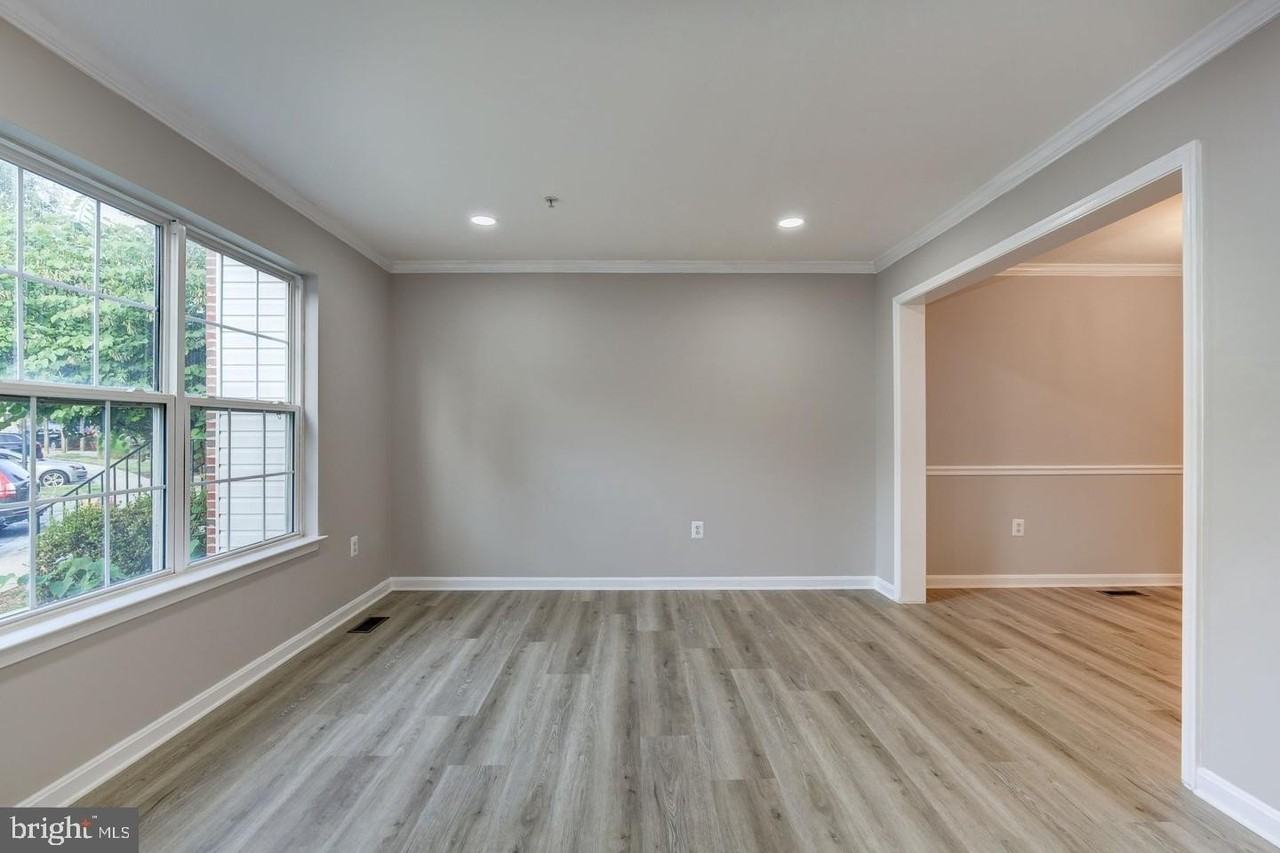 4719 Springmaid Ln - Photo 4 of 34