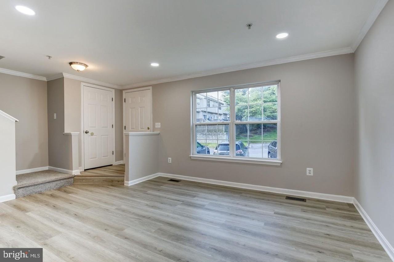 4719 Springmaid Ln - Photo 5 of 34