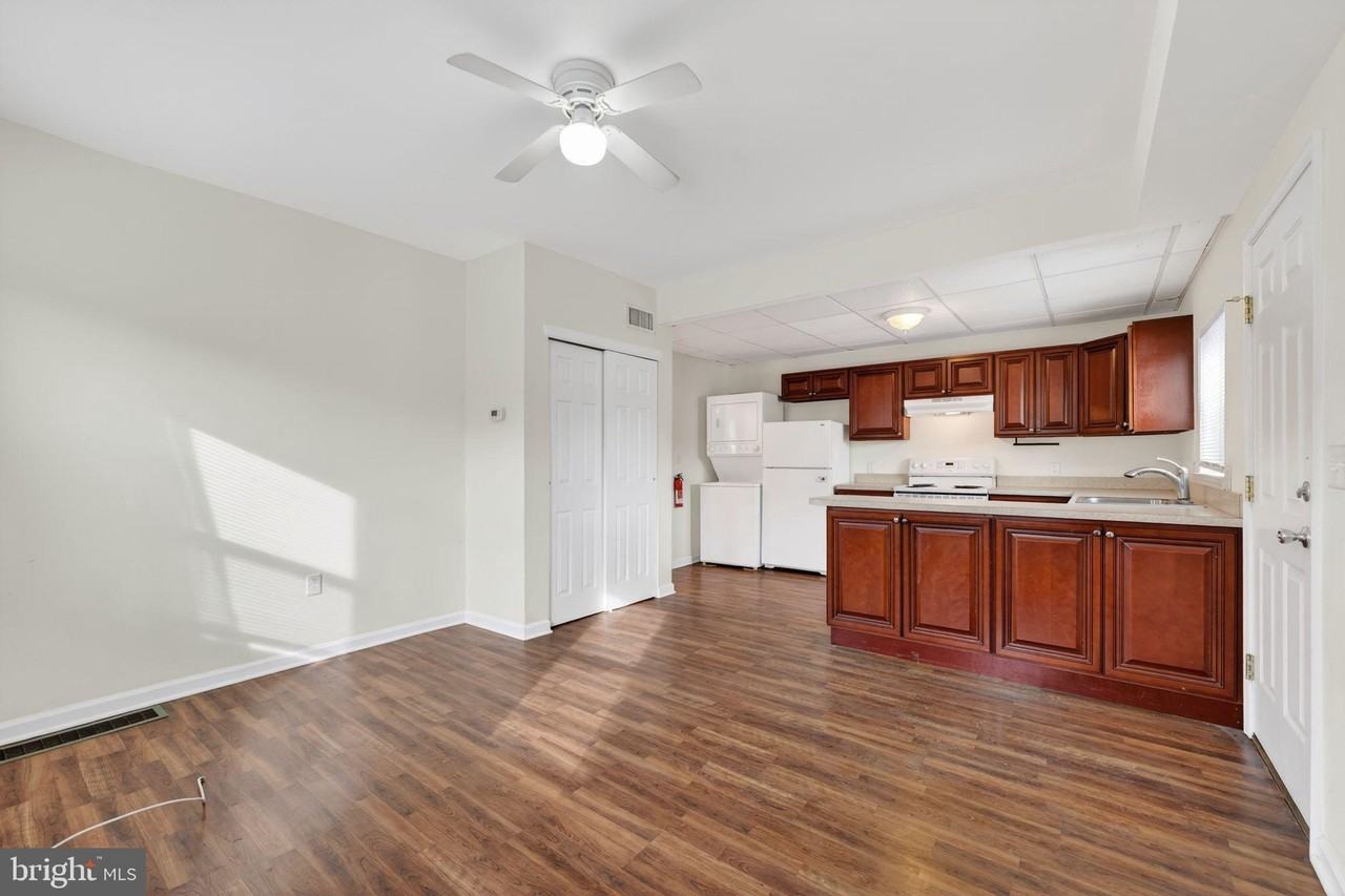 151 Bellevue Ave Apt C #C - Photo 3 of 7