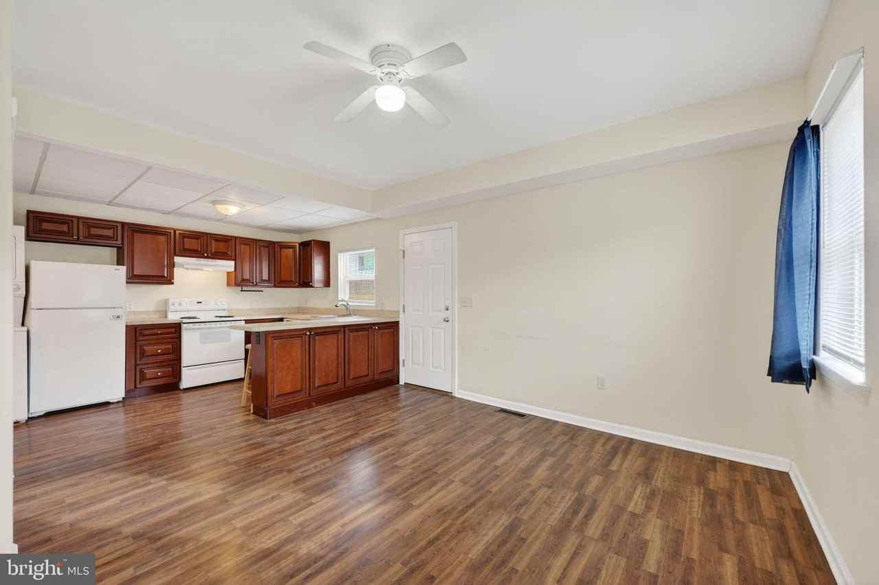 151 Bellevue Ave Apt C #C - Photo 4 of 7