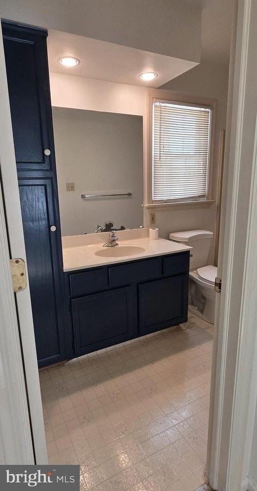 3213 Maplecrest Ter - Photo 6 of 19