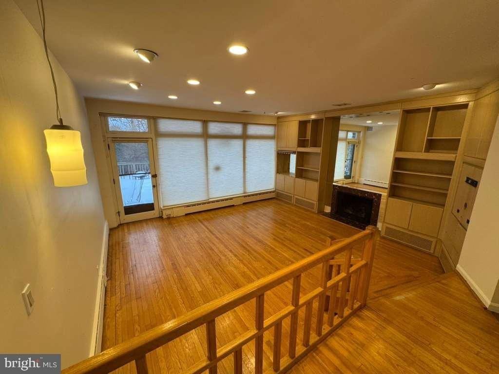 8233 Fairview Rd - Photo 6 of 37