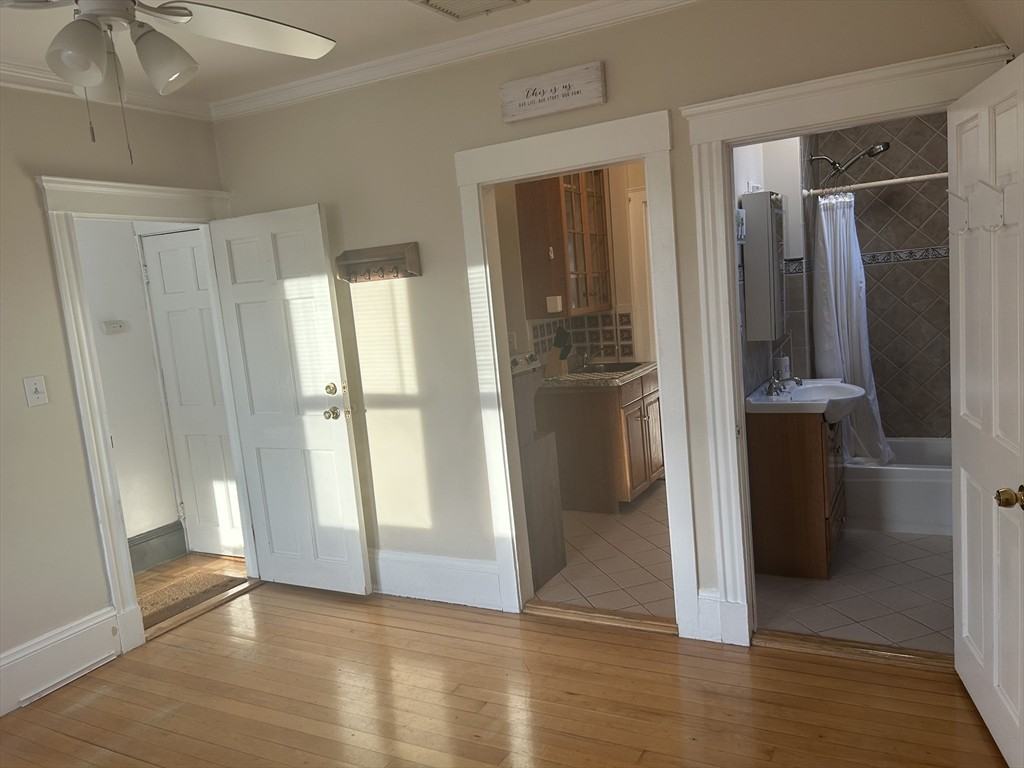 160 Washington St #4 - Photo 7 of 11