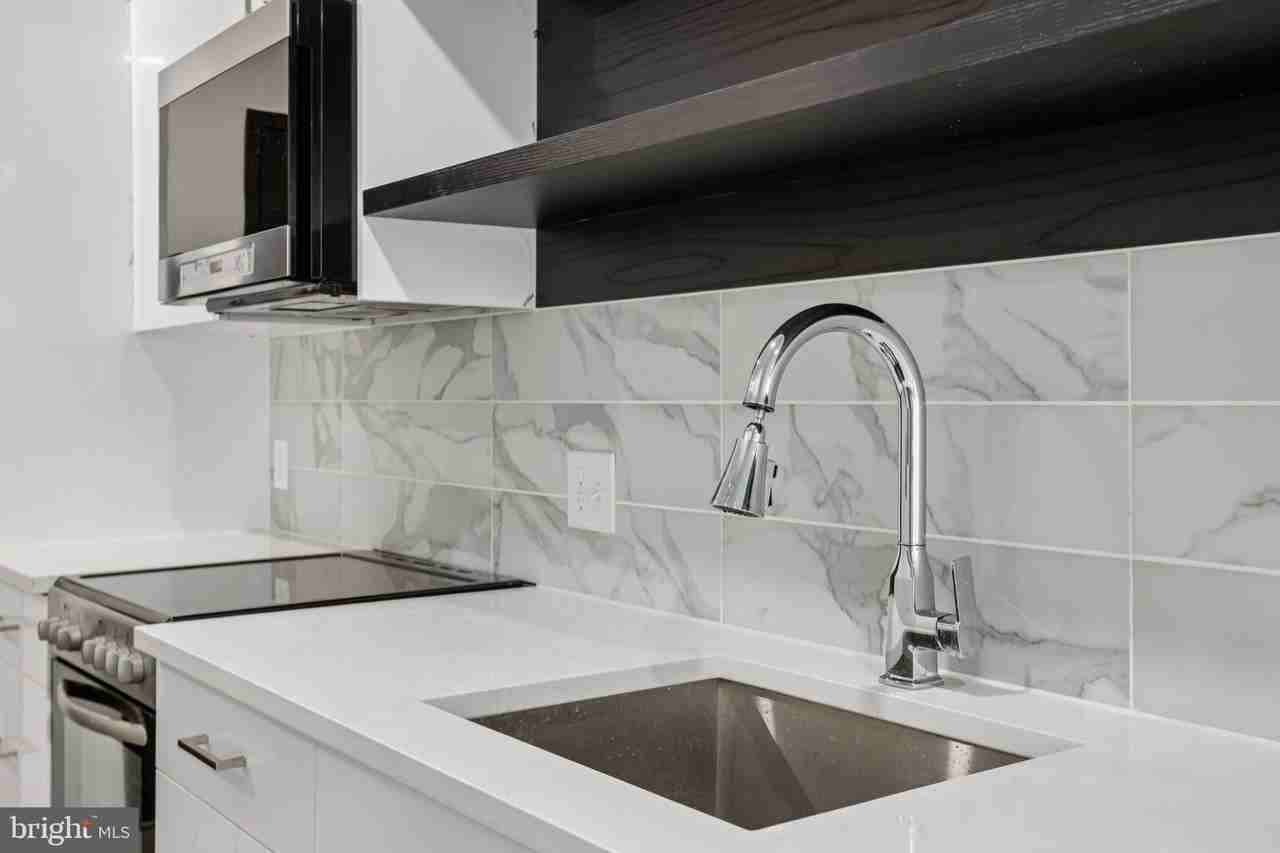 1201 VINE Street unit: Studio - Photo 6 of 44