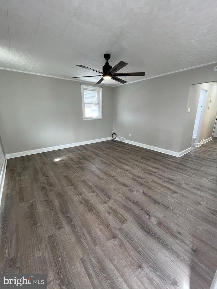 1113 E Hunting Park Ave 1st Fl #1stFL - Photo 4 of 21