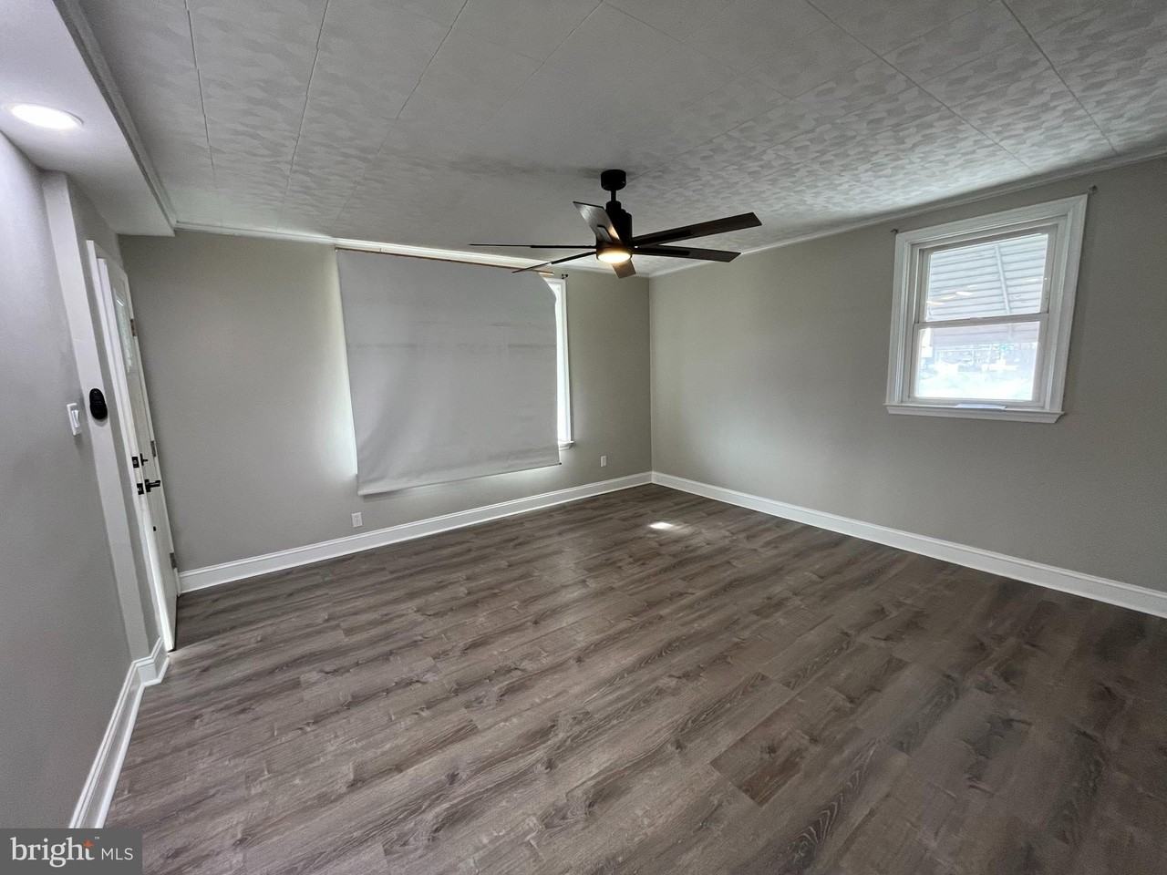 1113 E Hunting Park Ave 1st Fl #1stFL - Photo 5 of 21