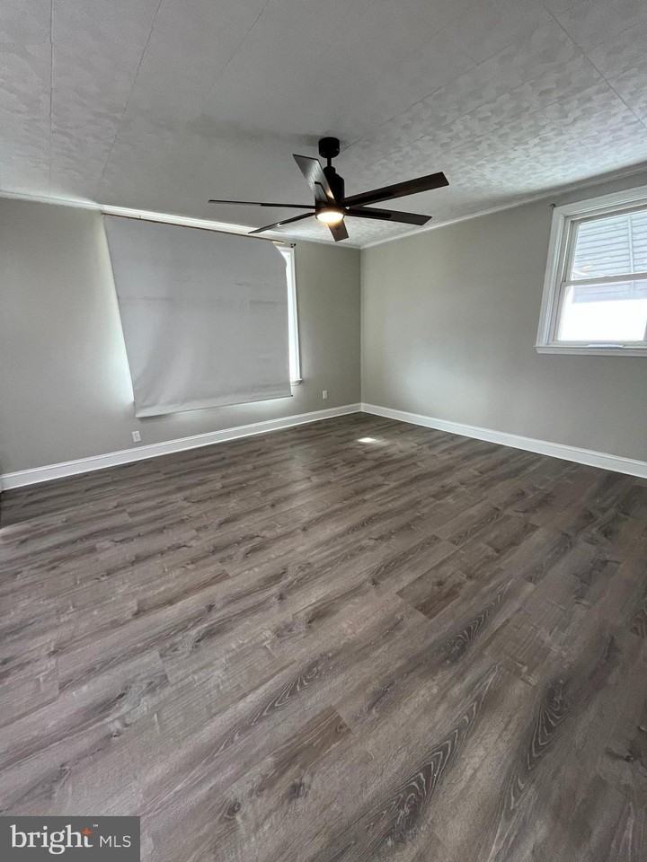 1113 E Hunting Park Ave 1st Fl #1stFL - Photo 6 of 21