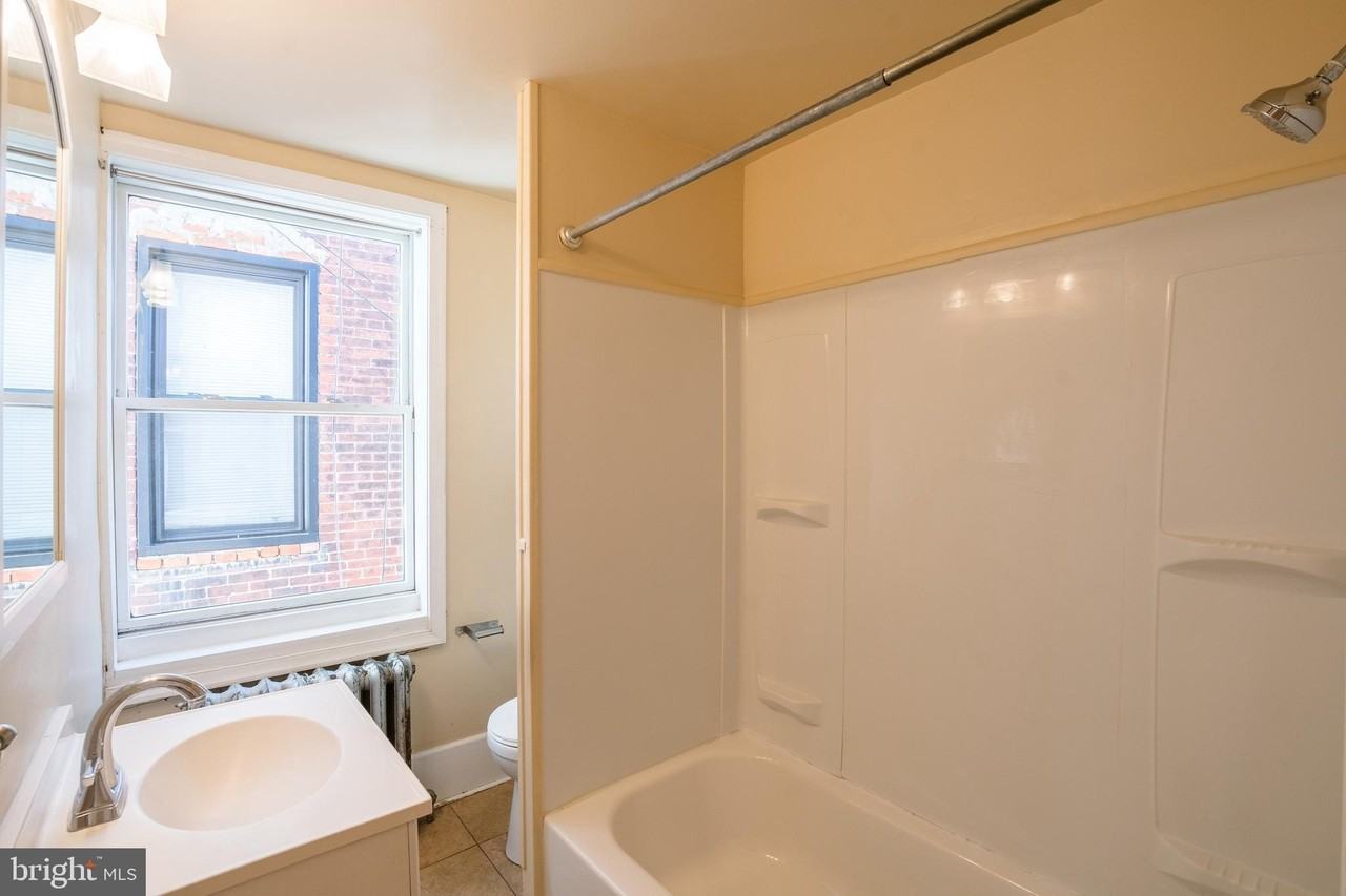 1720 Moore St Unit 2 #2 - Photo 4 of 15