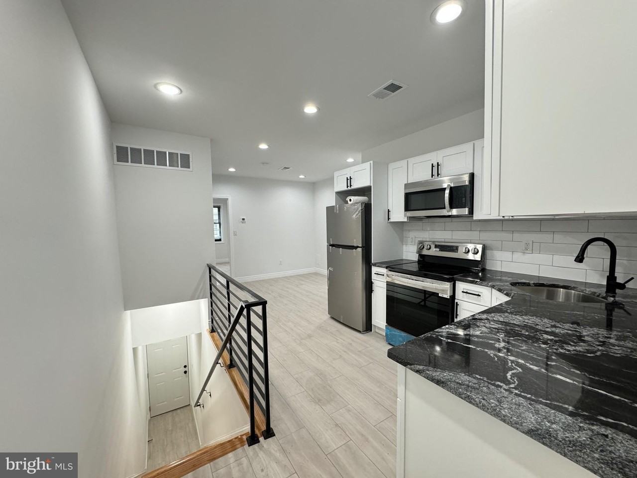 2038 Mckean St Unit 2 #2 - Photo 4 of 12