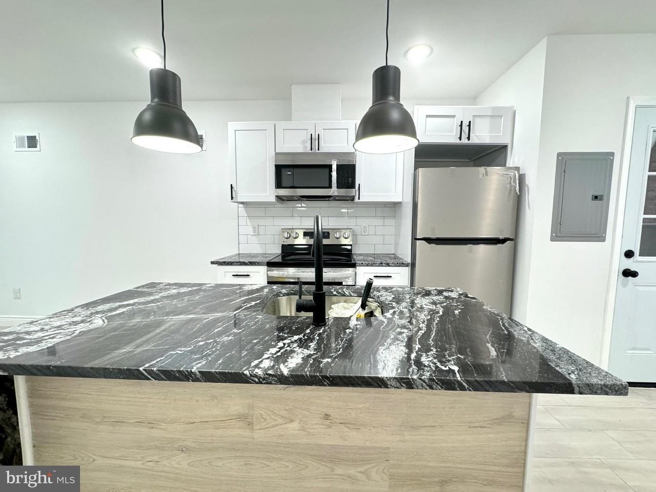 2038 Mckean St Unit 1 #1 - Photo 5 of 18