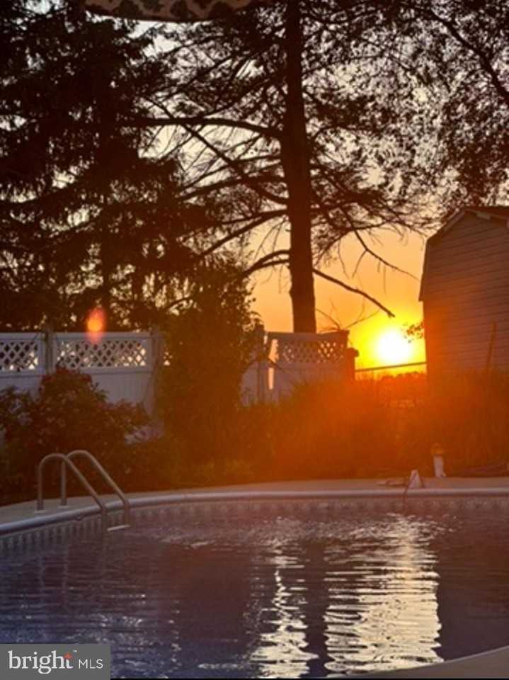 43 Pinewood Cir - Photo 4 of 21