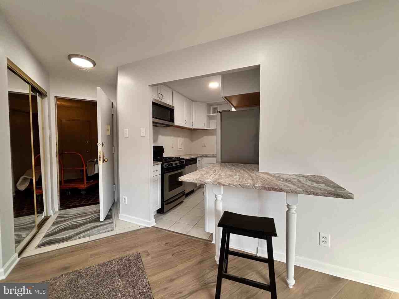 5340 Holmes Run Pkwy Unit 1003 #1003 - Photo 2 of 17