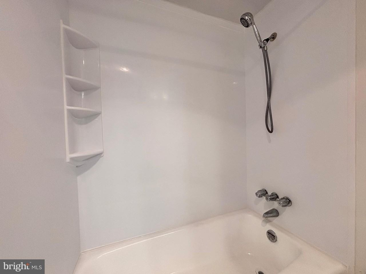 5340 Holmes Run Pkwy Unit 1003 #1003 - Photo 6 of 17