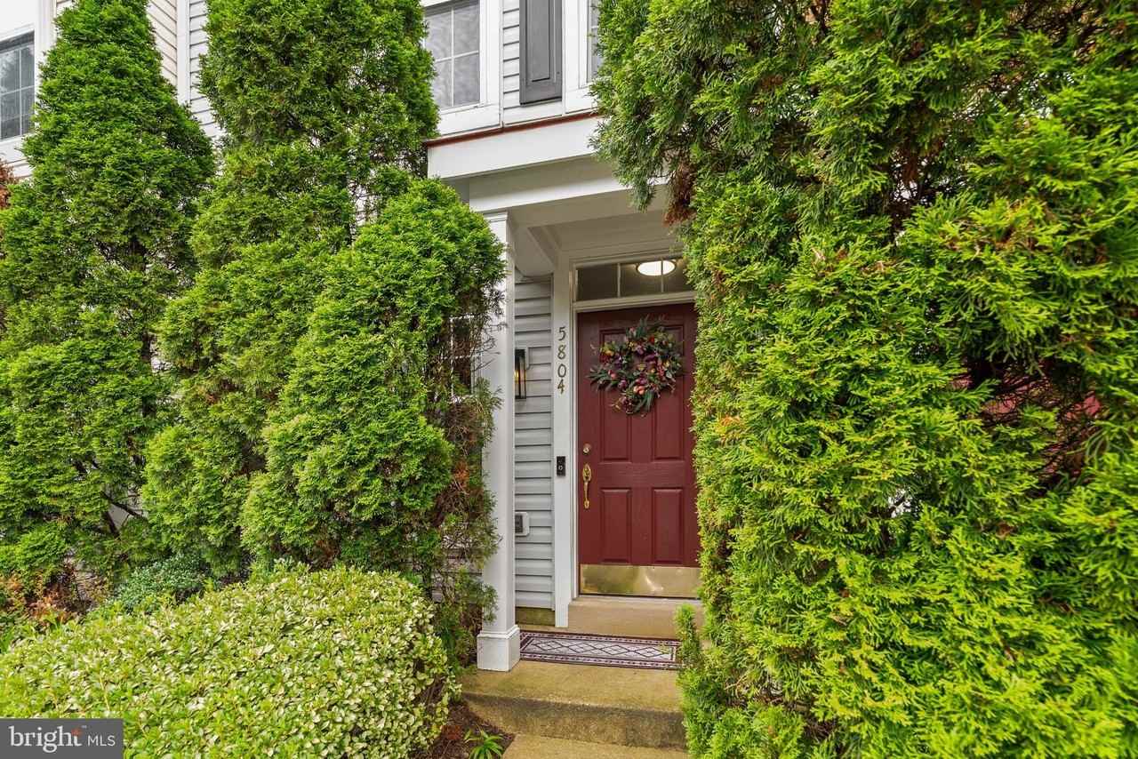 5804 Summers Grove Rd - Photo 3 of 42