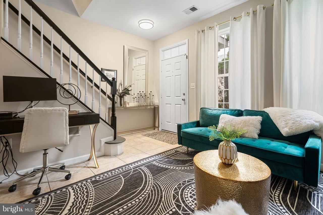 5804 Summers Grove Rd - Photo 7 of 42