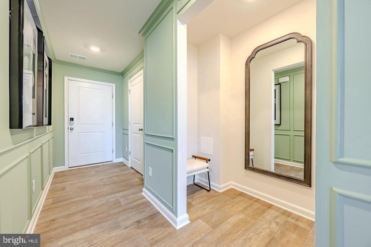 171 Schyrock Dr - Photo 7 of 34