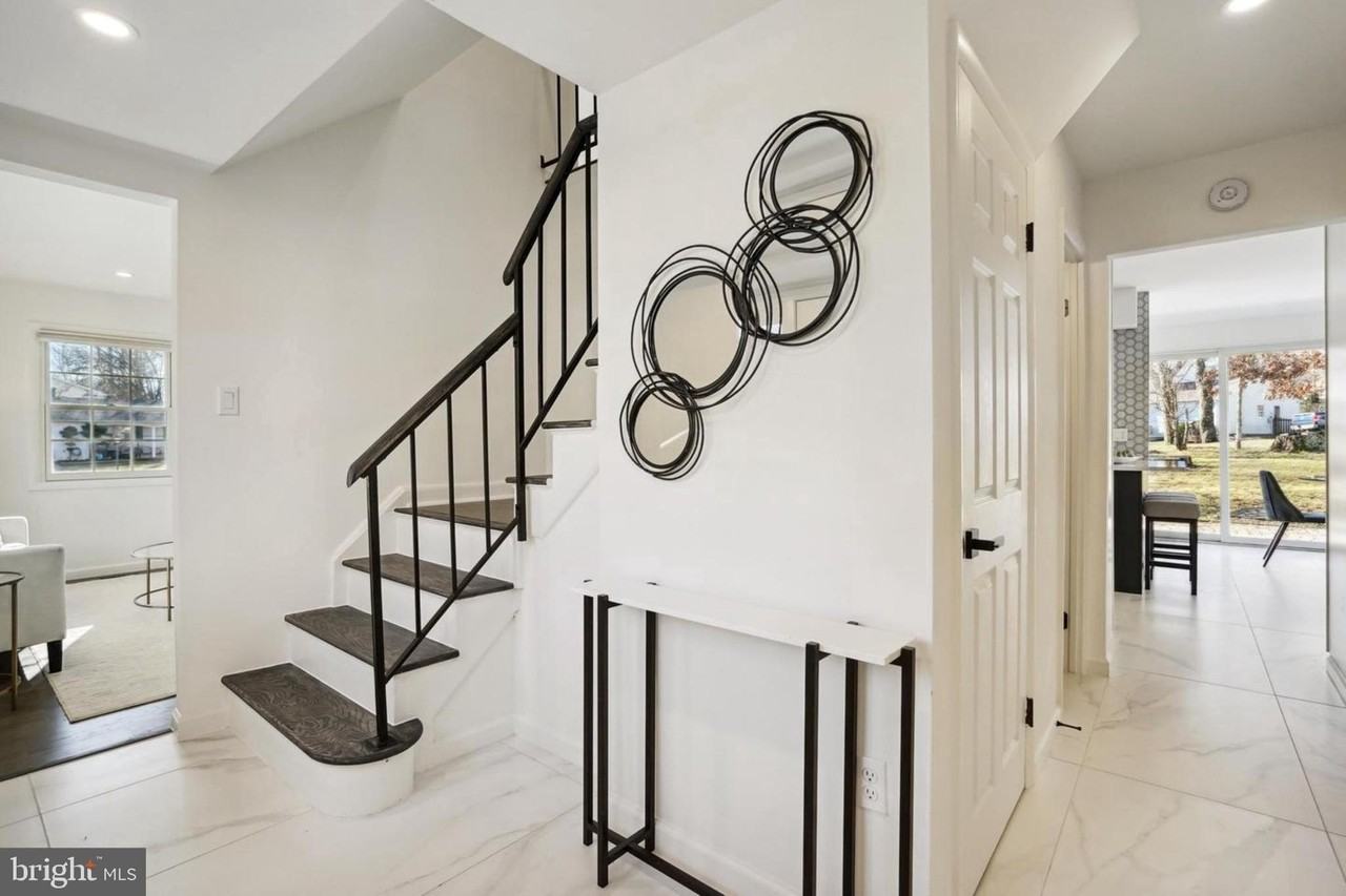 13134 Madonna Ln - Photo 4 of 38