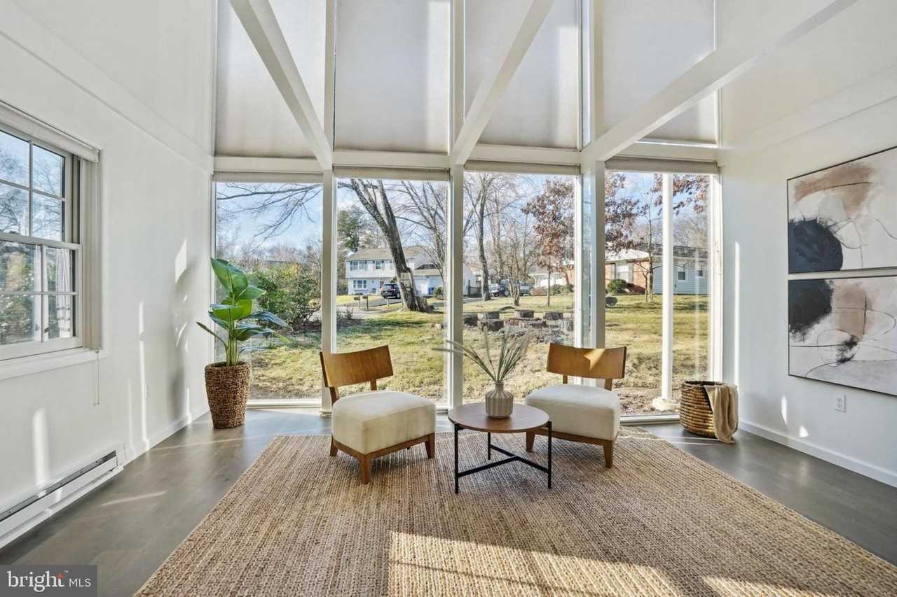 13134 Madonna Ln - Photo 5 of 38