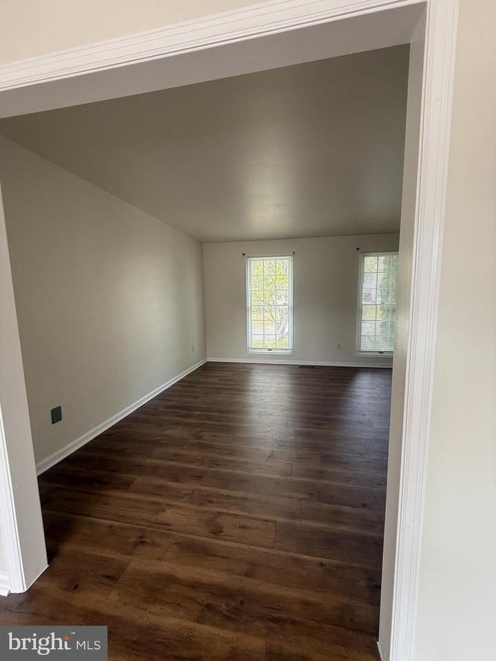 12549 Rock Ridge Rd - Photo 4 of 28