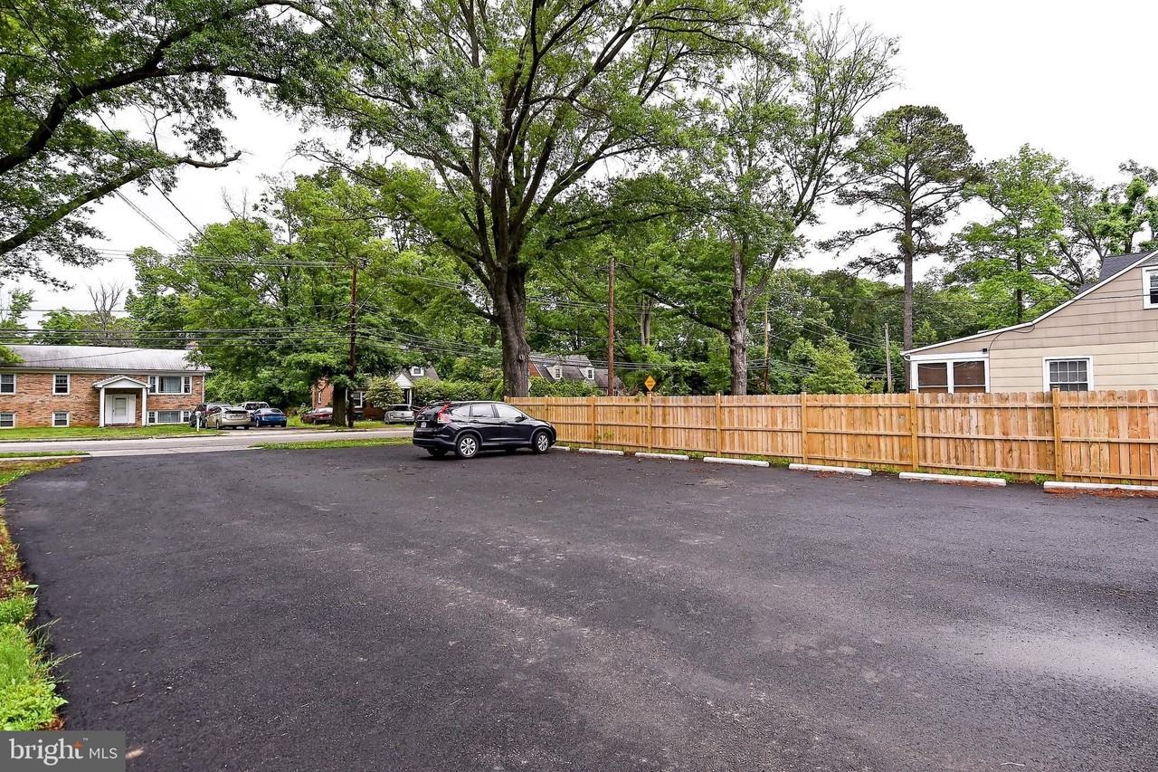 2905 Boswell Ave - Photo 4 of 47