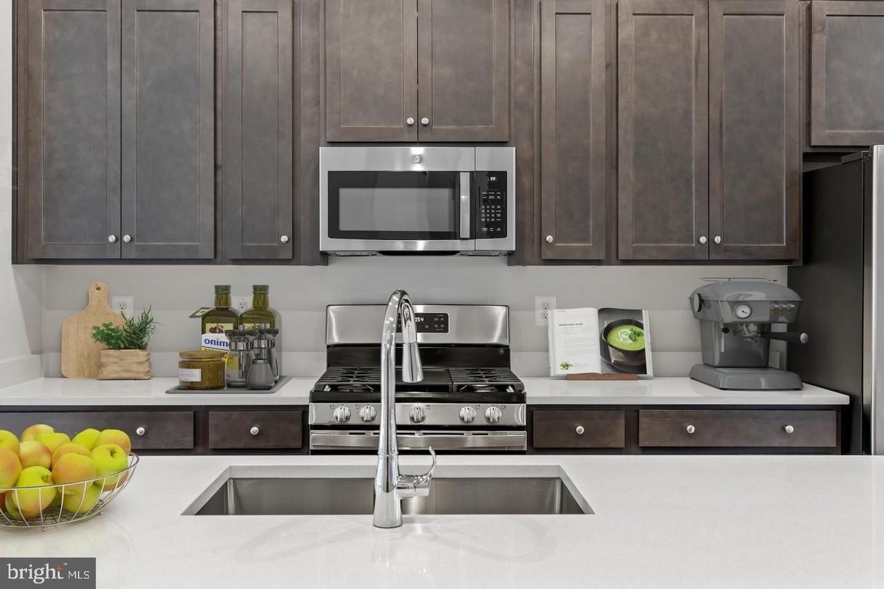 1791 Cherry Birch St - Photo 4 of 50