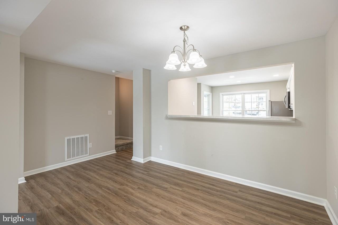 438 Hill St - Photo 7 of 24