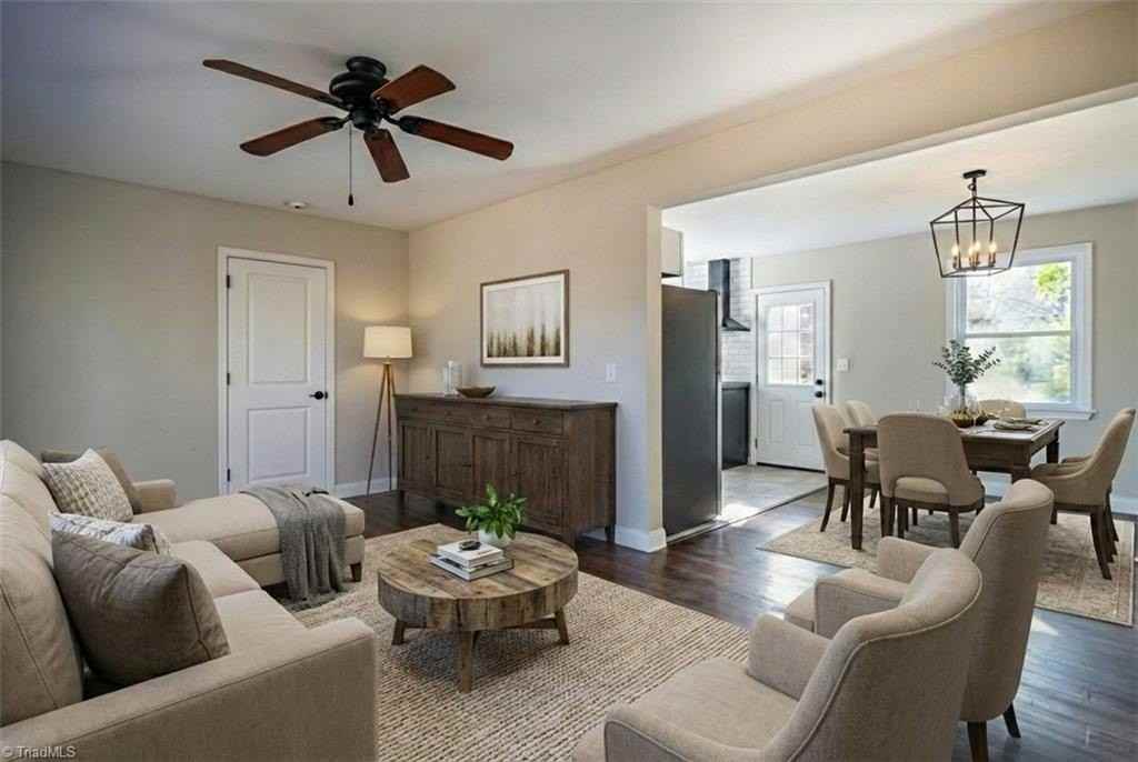 2005 Queens Ct - Photo 5 of 36