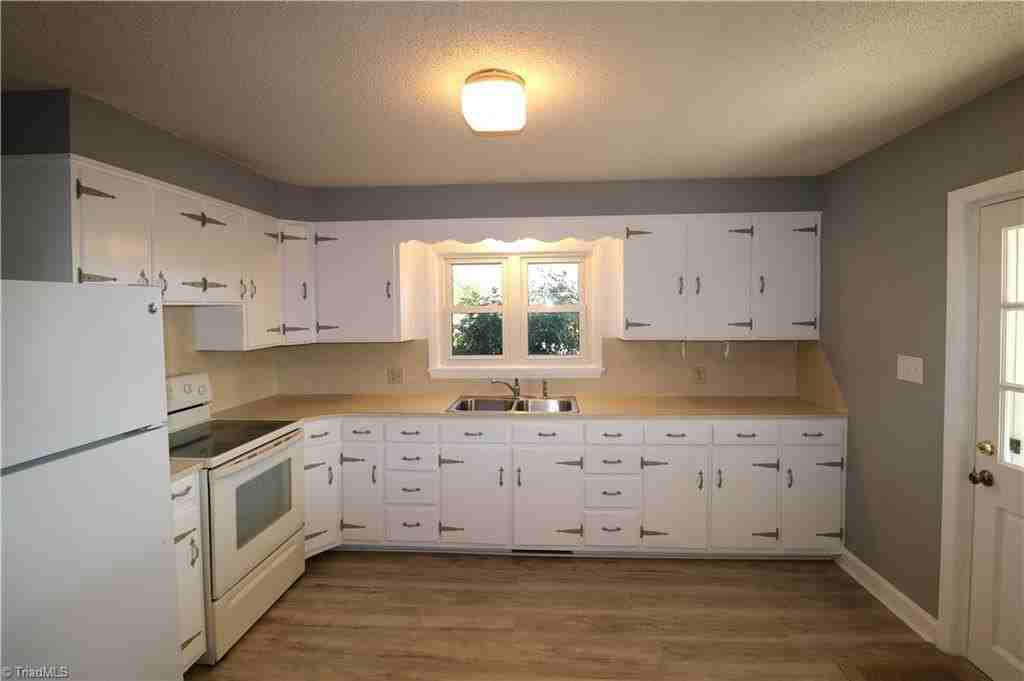 3255 Ararat Rd - Photo 7 of 16