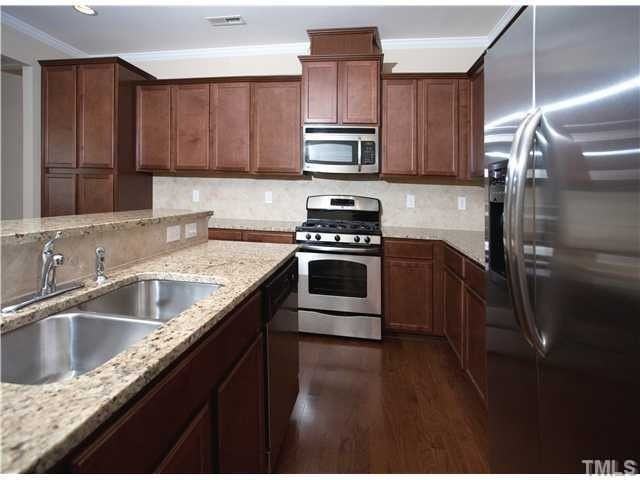 1124 Falcon Ridge Ln - Photo 3 of 3