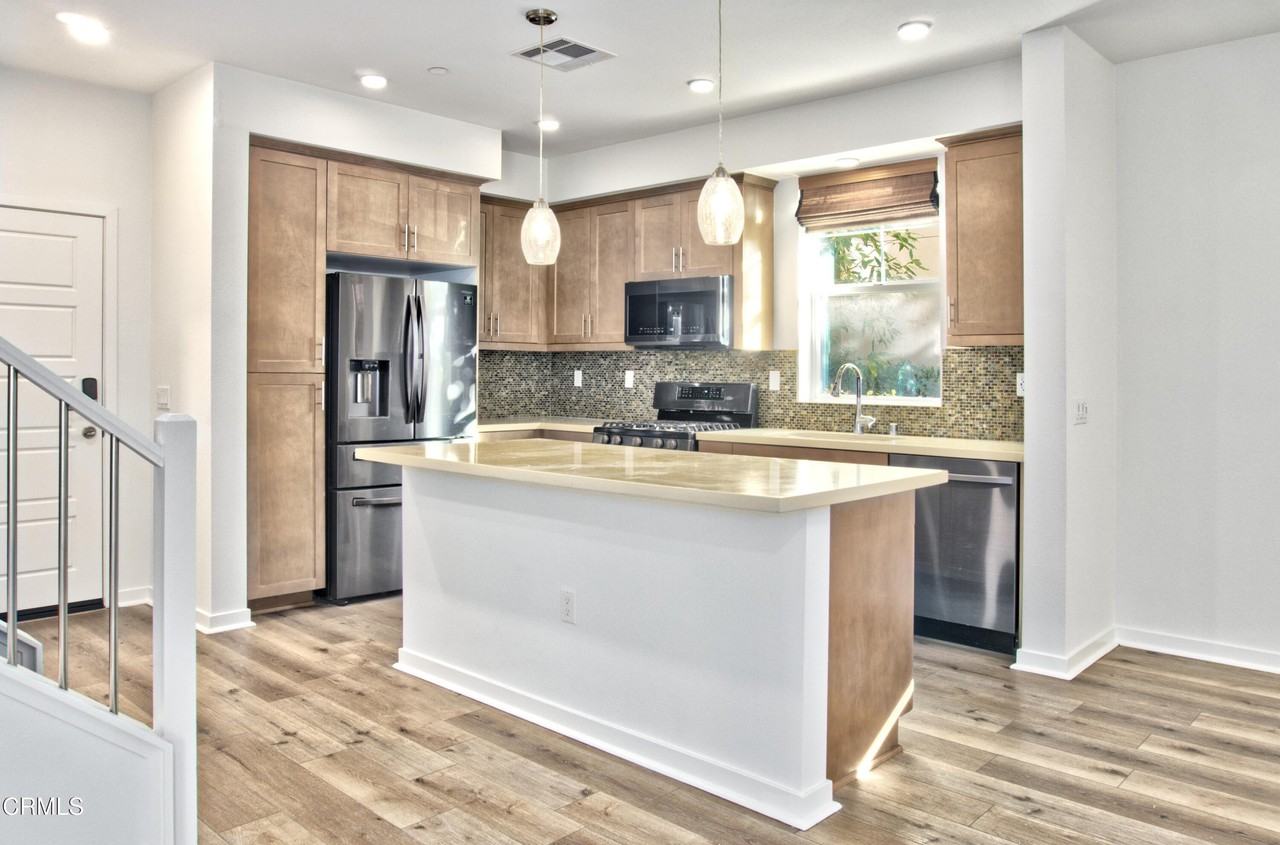 505 Winchester Dr - Photo 5 of 21