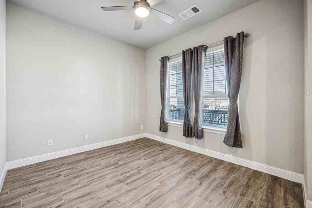 2621 Lazy Dog Ln - Photo 6 of 37